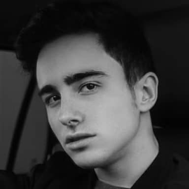 Christian Doe Portrait Testimonial - Carrepair X Webflow Template